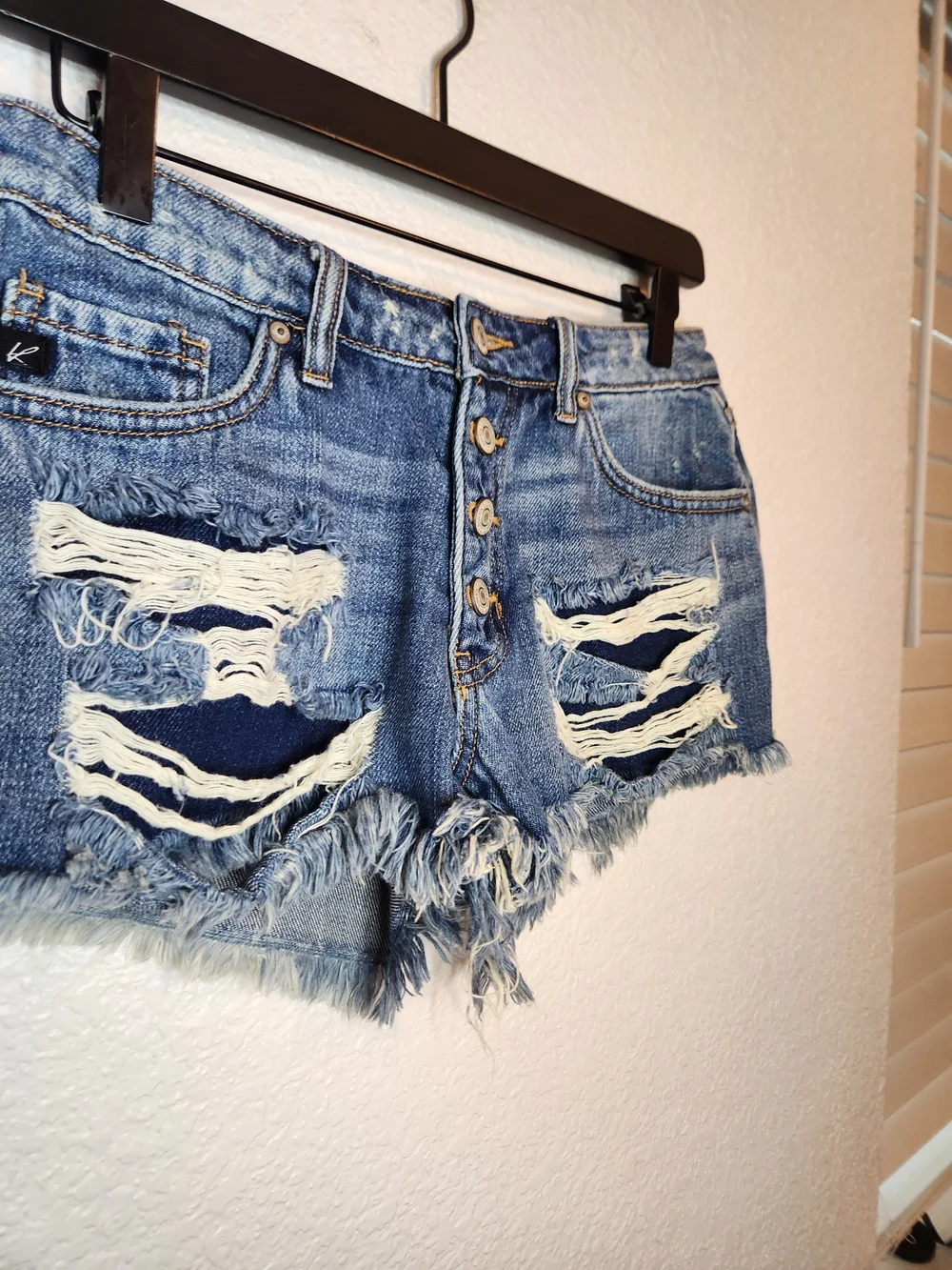 Kancan button-fly Women’s Distressed Denim Shorts Blue 33545 size XS